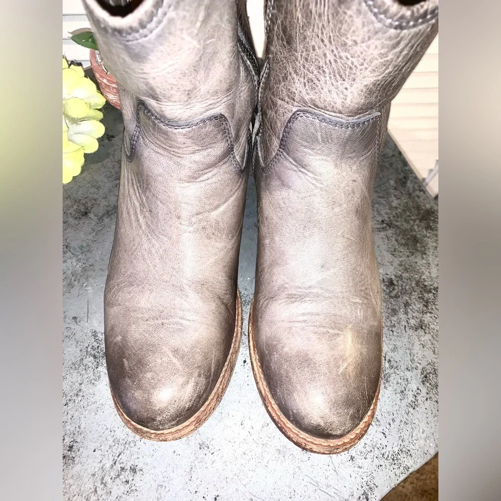 Frye #77908 Melissa Button Leather Antique Washed Women's Biker Boots Size 7 - Picture 4 of 10